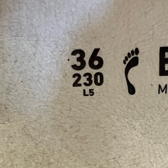 Birkenstock Woman’s Green Leaf Print Sandals - Picture 8 of 8